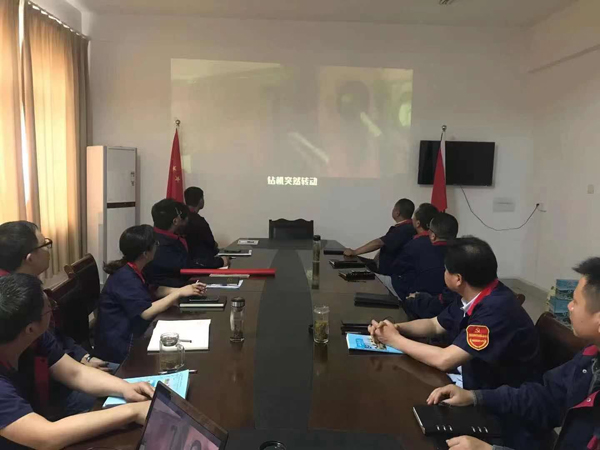 第二建筑工程事業(yè)部召開“強(qiáng)化意識、防控風(fēng)險”動員會