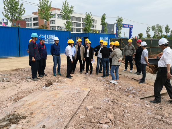 銅官區(qū)副區(qū)長到獅子山項目檢查 銅官區(qū)副區(qū)長到獅子山項目檢查